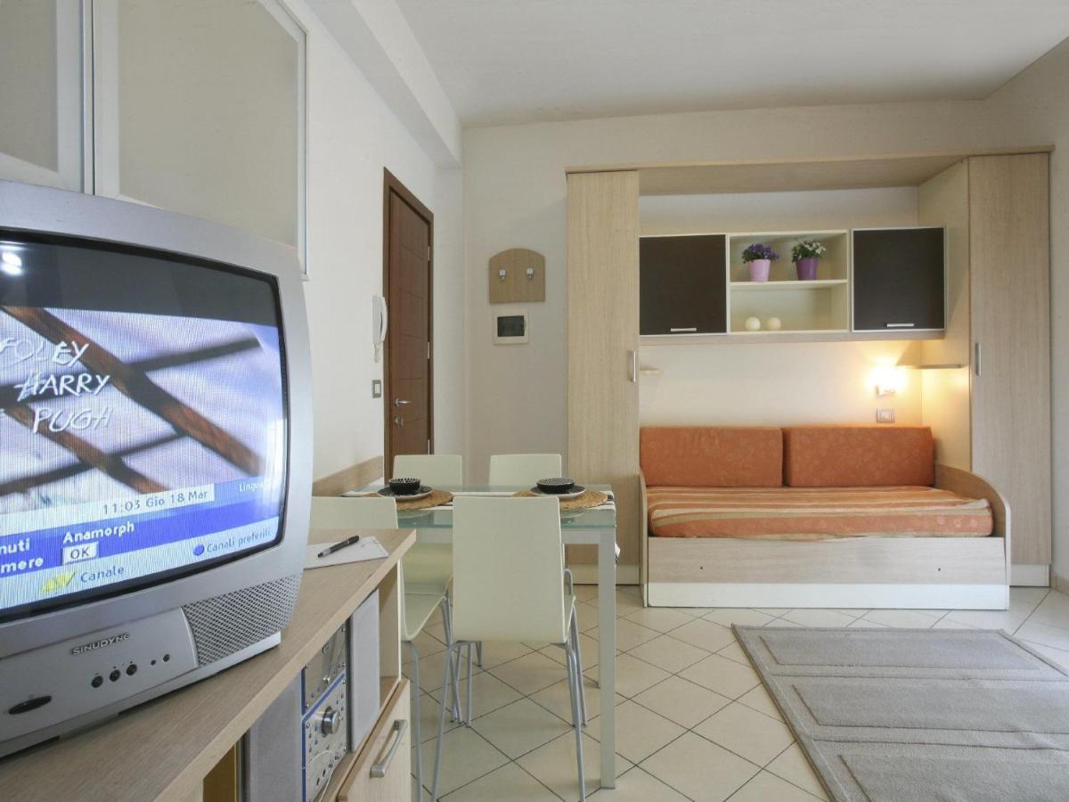 Quiet Apartment Near Riccione With Balcony Room photo